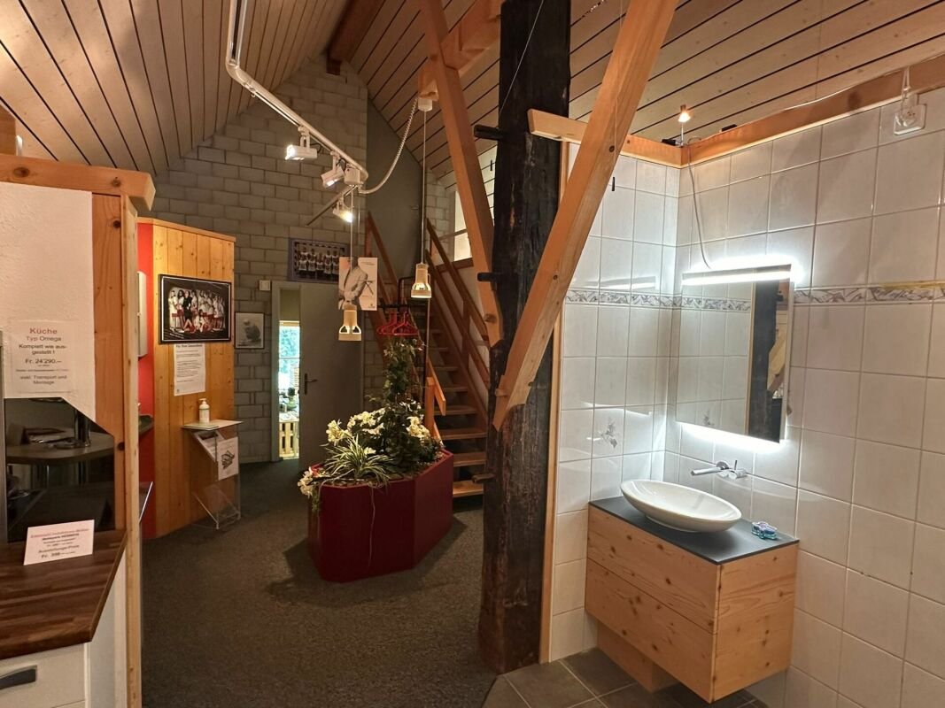 ausbaubares Wohn- und Geschäftshaus in ehemaligem Bauernhaus