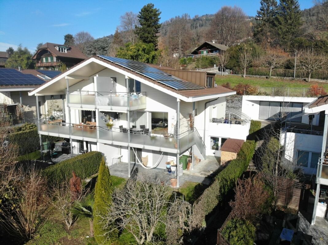 Sonniges und modernes 5.5-Zimmer Doppeleinfamilienhaus in Oberhofen 