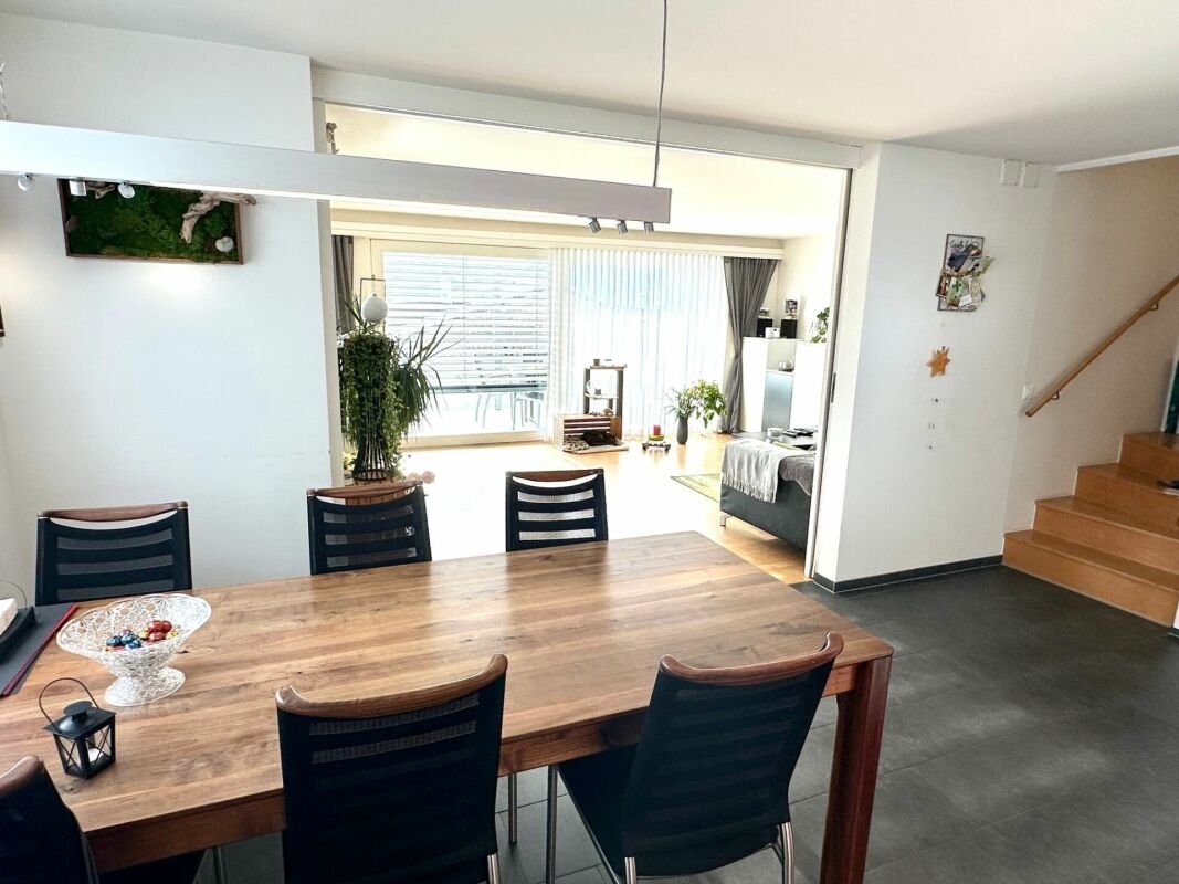 Sonniges und modernes 5.5-Zimmer Doppeleinfamilienhaus in Oberhofen