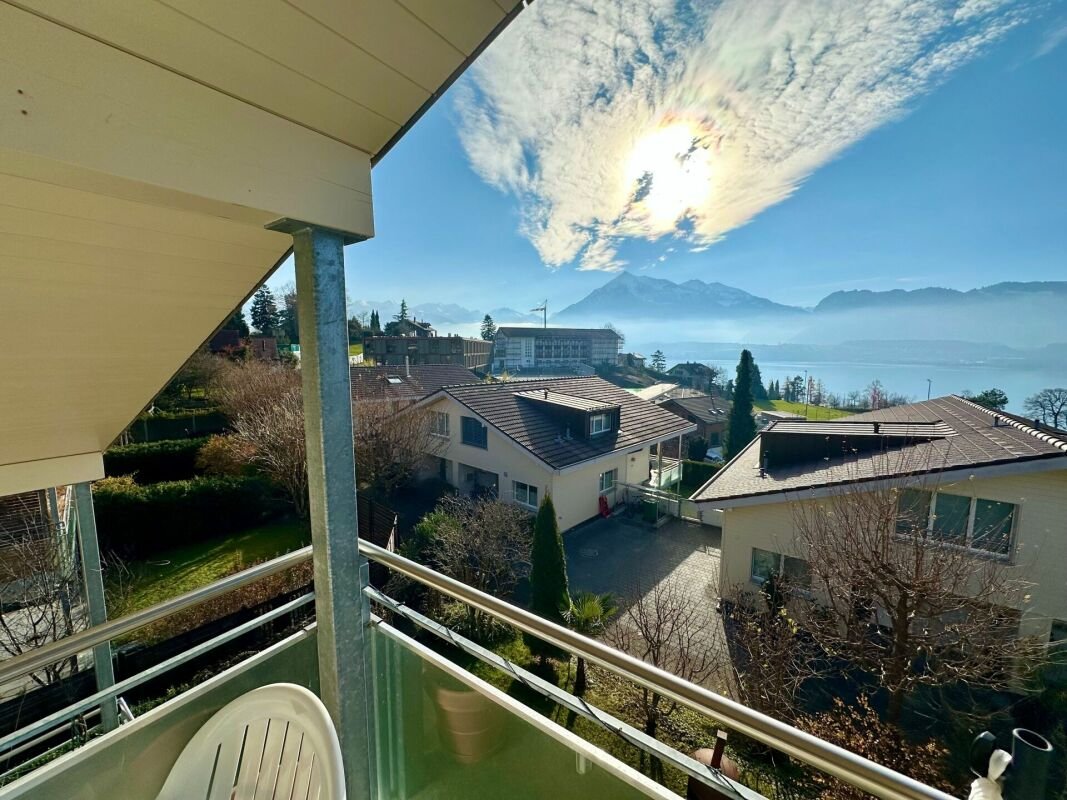 Sonniges und modernes 5.5-Zimmer Doppeleinfamilienhaus in Oberhofen