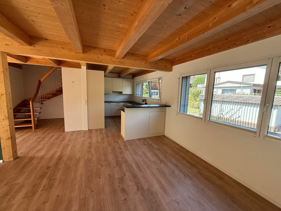 Modernes Generationenhaus mit einer 5.5-Zimmerwohnungen und einer 2.5-Zimmerwohnung