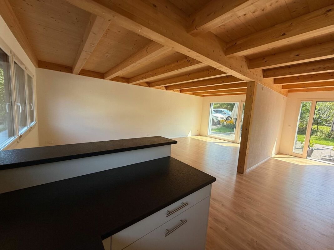 Modernes Generationenhaus mit einer 5.5-Zimmerwohnungen und einer 2.5-Zimmerwohnung