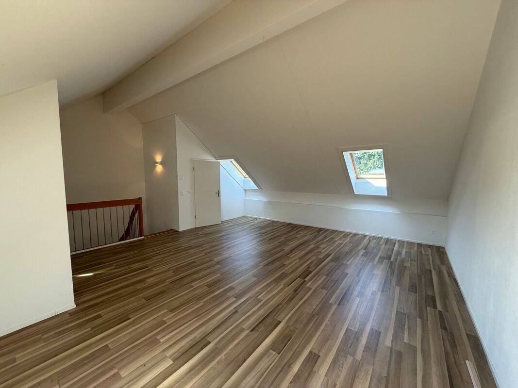 Modernes Generationenhaus mit einer 5.5-Zimmerwohnungen und einer 2.5-Zimmerwohnung