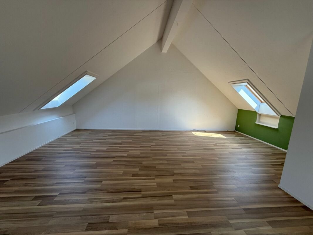 Modernes Generationenhaus mit einer 5.5-Zimmerwohnungen und einer 2.5-Zimmerwohnung