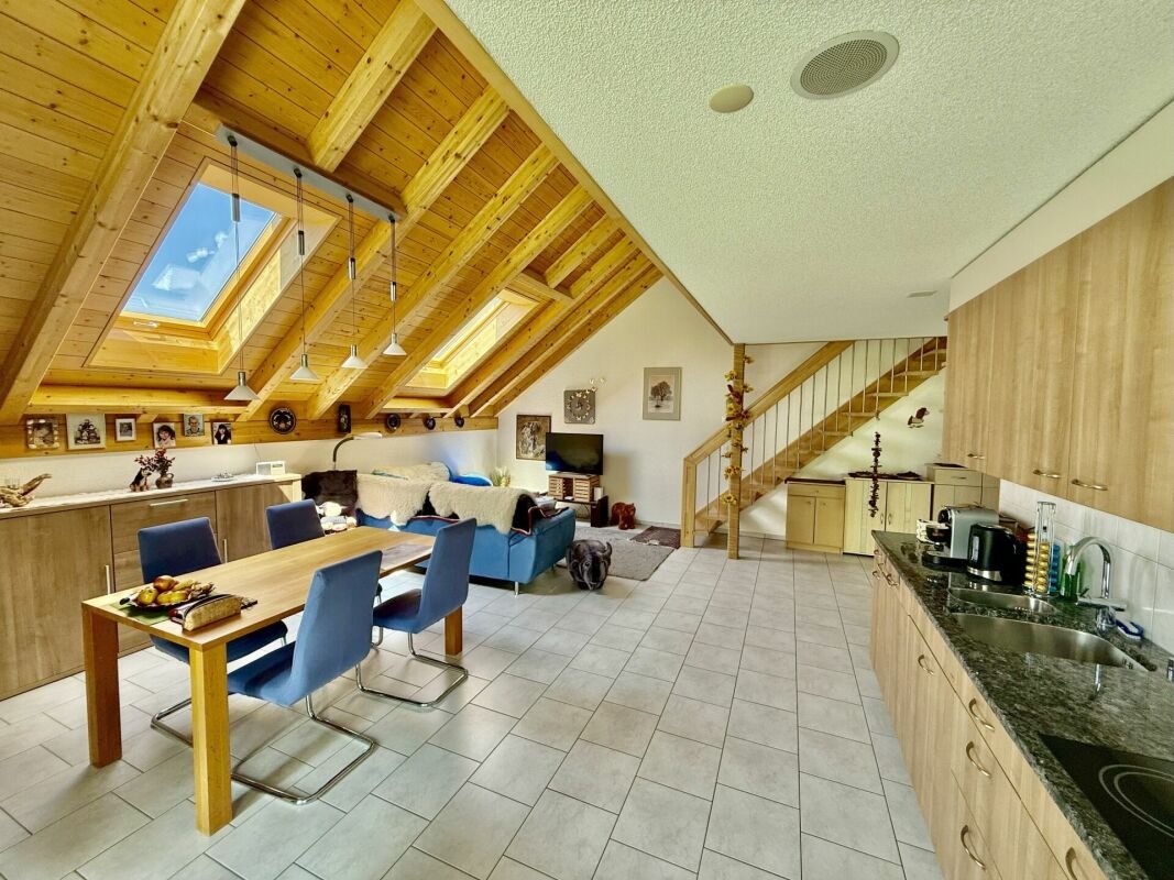 2.5-Zimmerwohnung mit grosser Galerie 2.5-Zimmerwohnung mit grosser Galerie