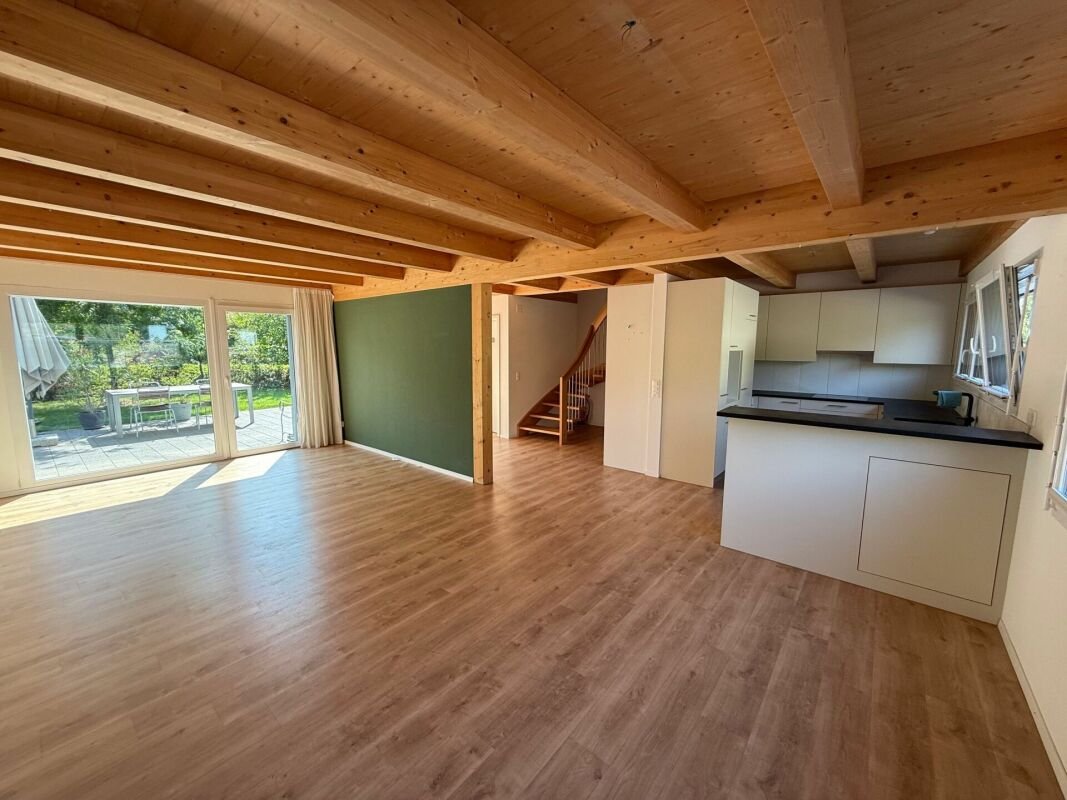 Modernes Generationenhaus mit einer 5.5-Zimmerwohnungen und einer 2.5-Zimmerwohnung