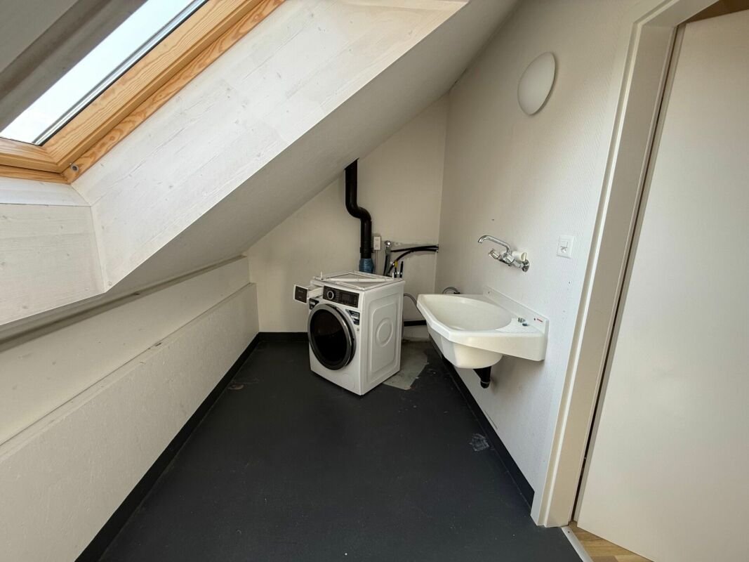 Modernes Generationenhaus mit einer 5.5-Zimmerwohnungen und einer 2.5-Zimmerwohnung