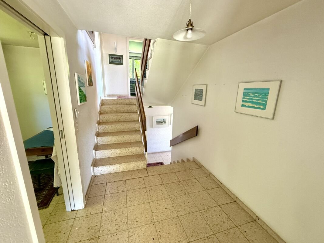 freistehendes 5-Zimmer Einfamilienhaus...