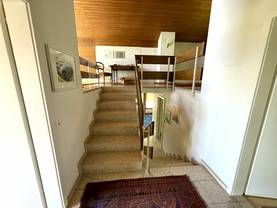 freistehendes 5-Zimmer Einfamilienhaus...